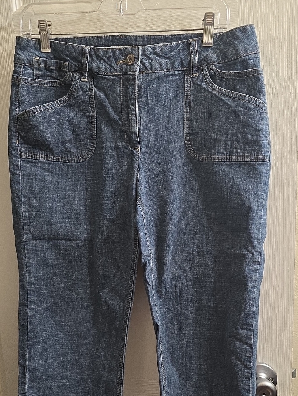 liz & co. Straight-Leg Capri Jeans in Medium Blue Denim Size 12